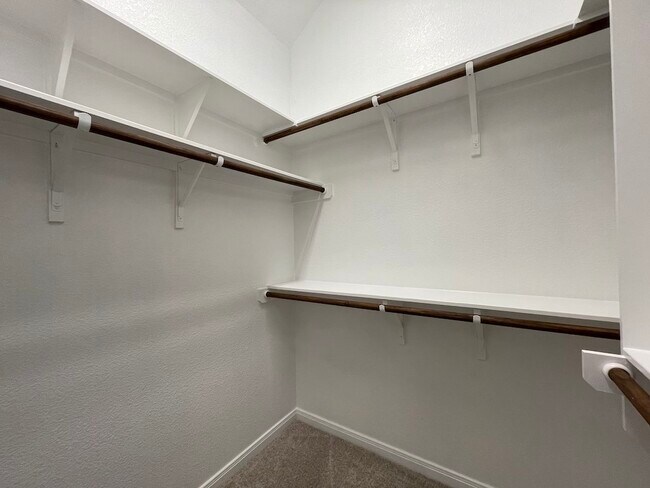 Building Photo - 7519 Broadmoor Cv