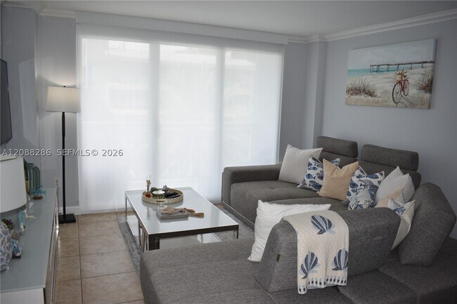 Building Photo - 6917 Collins Ave
