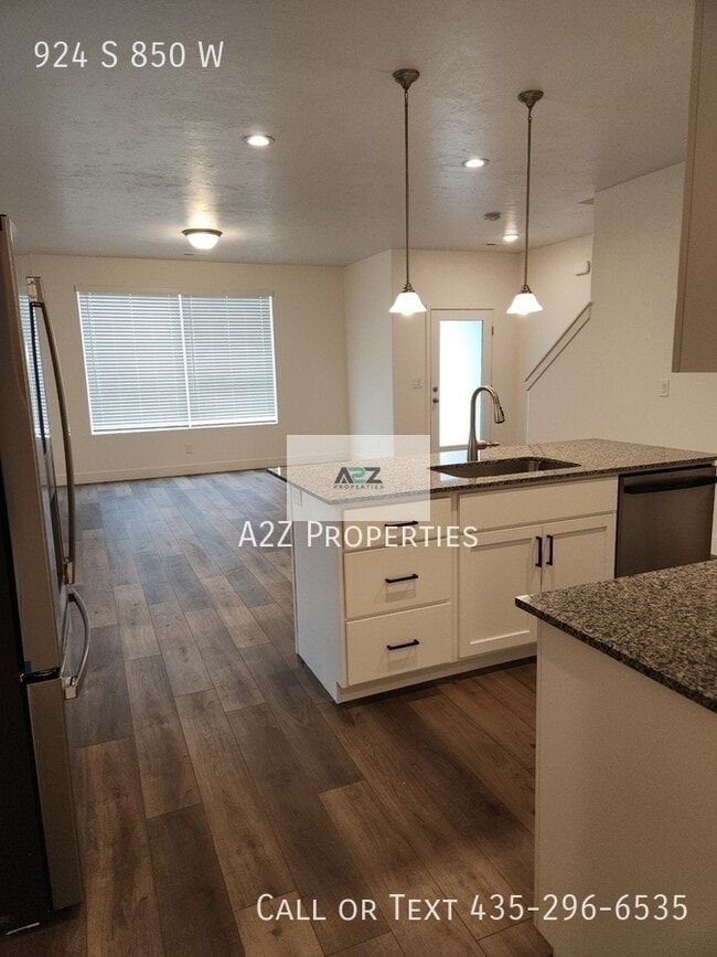 Building Photo - 924 S 850 W