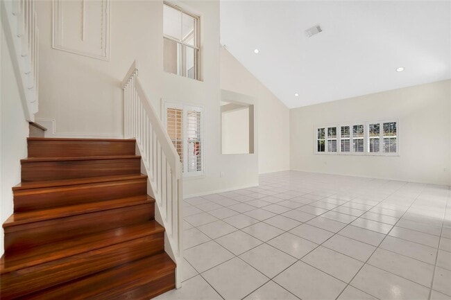 Building Photo - 1840 Sweetbay Way
