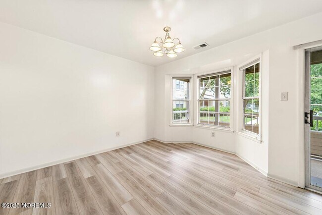 Building Photo - 309 Trinity Ct
