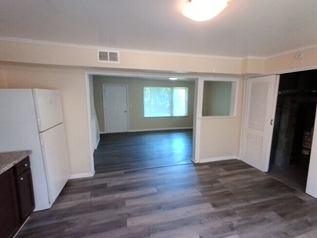 Building Photo - 2263 Delton Ct