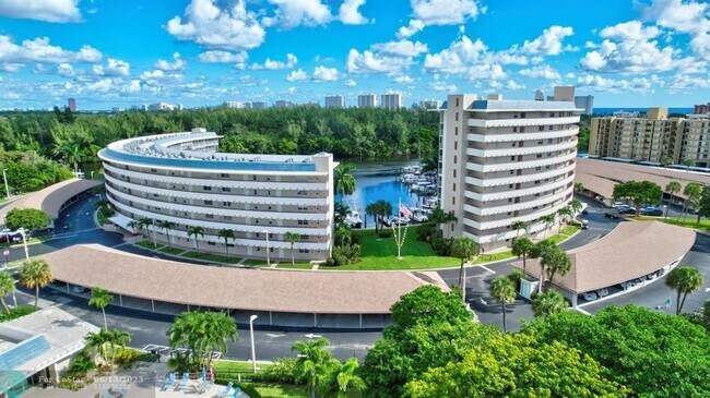 Building Photo - 1523 E Hillsboro Blvd