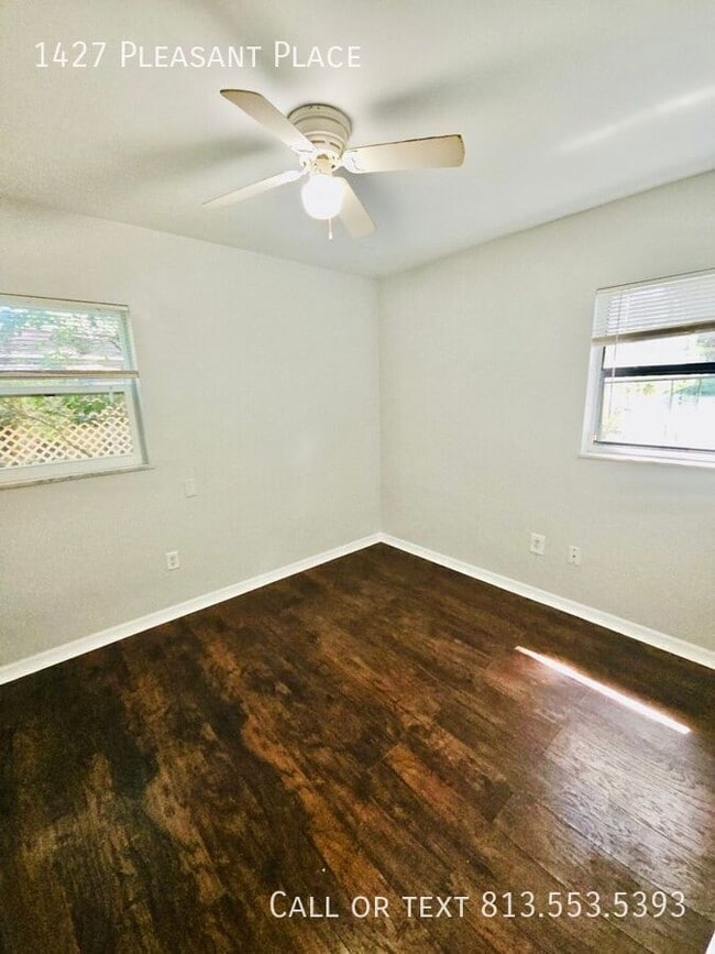 Building Photo - 1427 Pleasant Pl