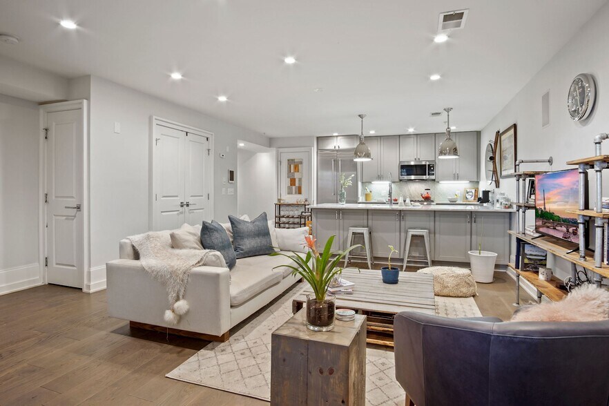 Building Photo - 1506 Q St NW