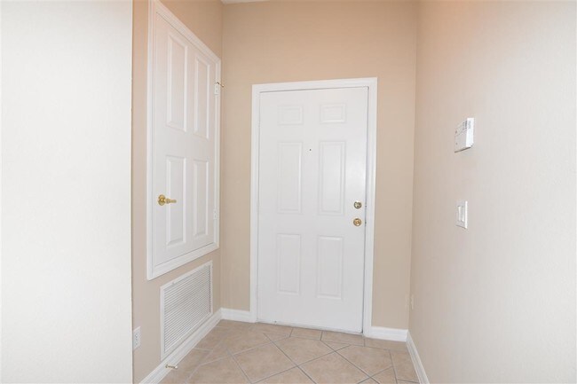 Building Photo - 9435 Myrtle Creek Ln