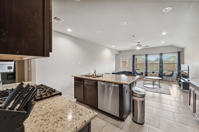 Building Photo - 6926 Ithaca Heights Ln