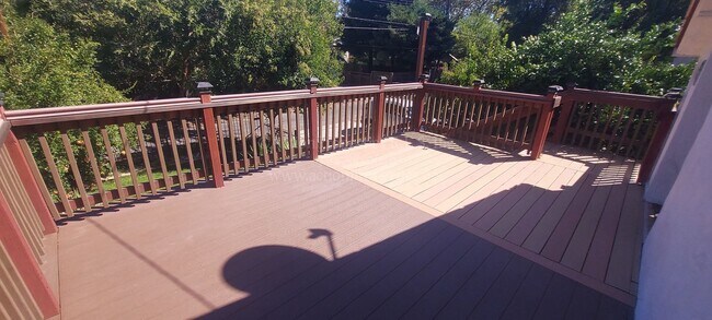 Building Photo - Central Roseville, 1 Bed, 1 Ba, Wall Air, ...