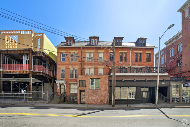 Building Photo - 265 Orange St