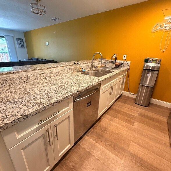 Building Photo - 3092 Peppermill Cir