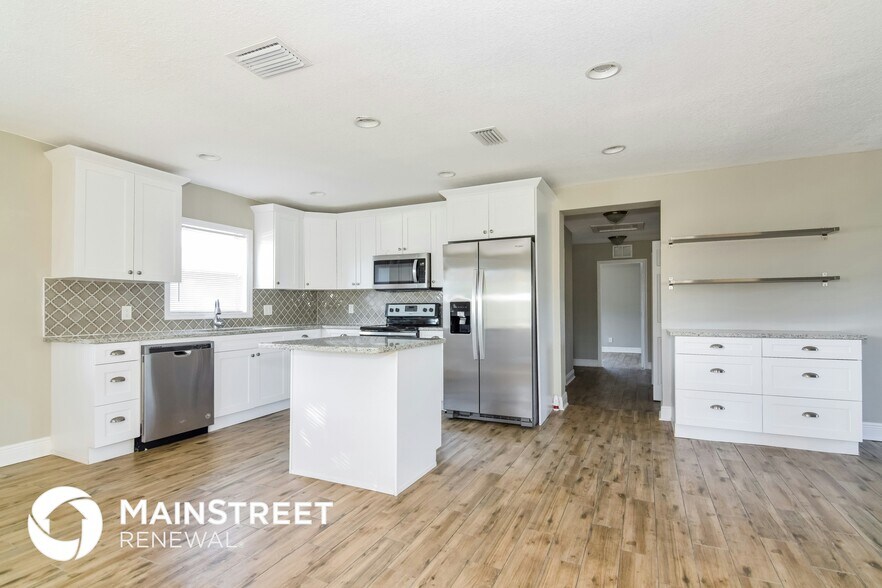 Building Photo - 2509 W Grace St