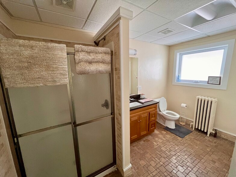 Building Photo - 52 Center St