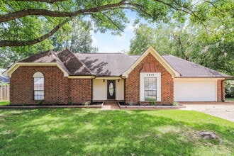 Building Photo - 4879 Baywood Dr