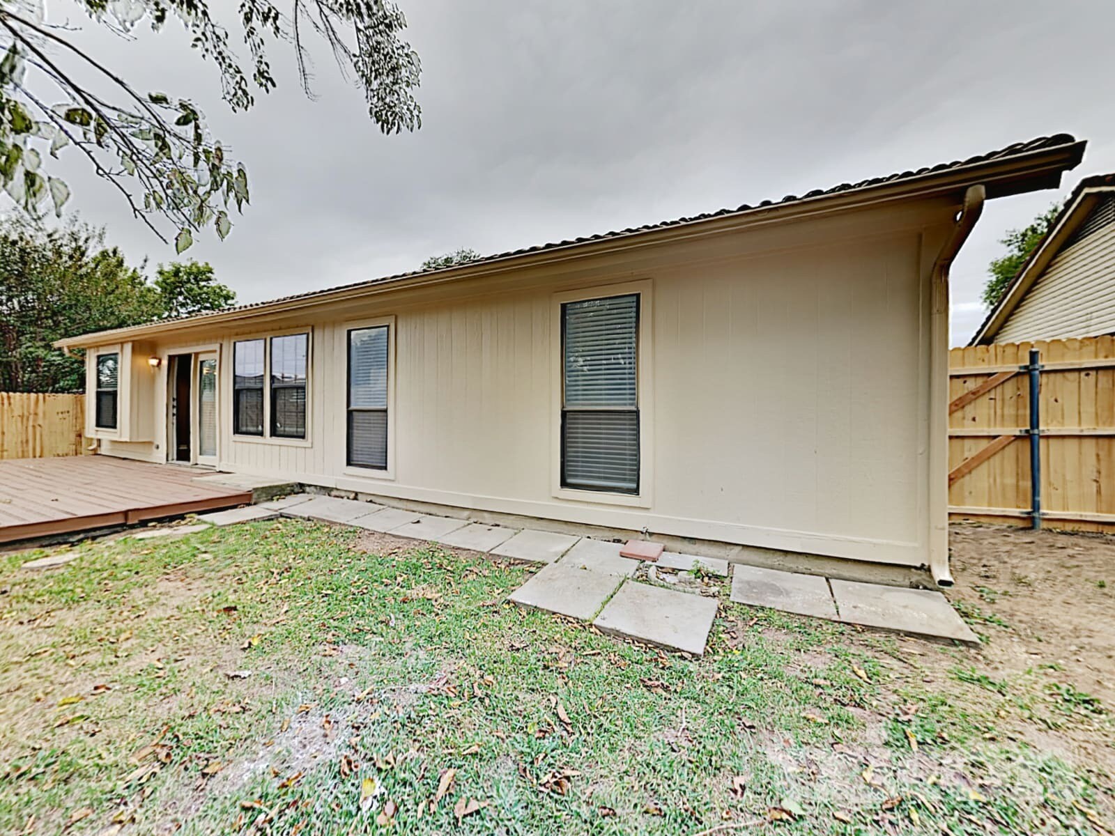 Building Photo - 7421 Ridge Rd W