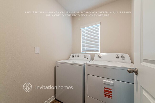 Building Photo - 5917 Silver Moonlight Dr