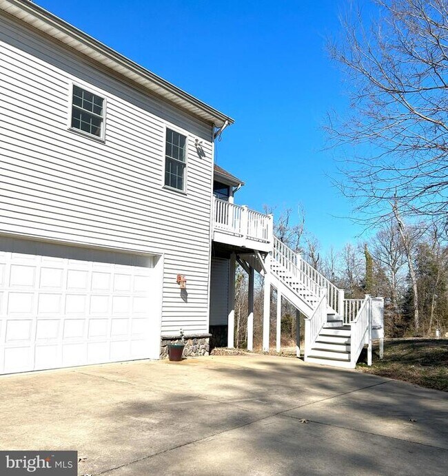 Building Photo - 8777 Sandy Beach Ln