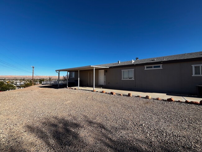 Building Photo - Pioneer