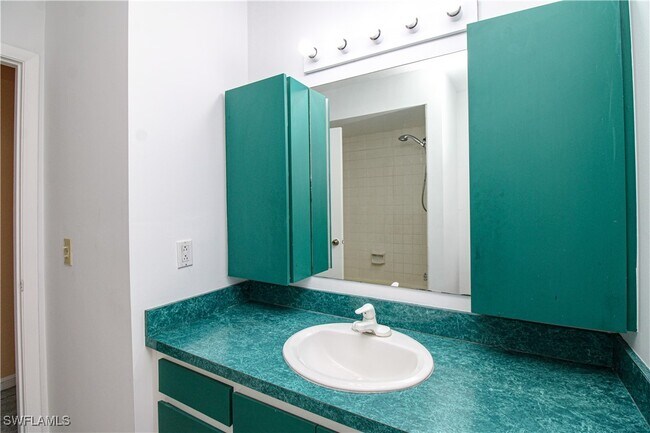 Building Photo - 4300 Gulfstream Dr