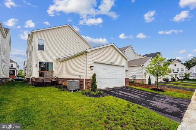 Building Photo - 42023 Spring Air Dr