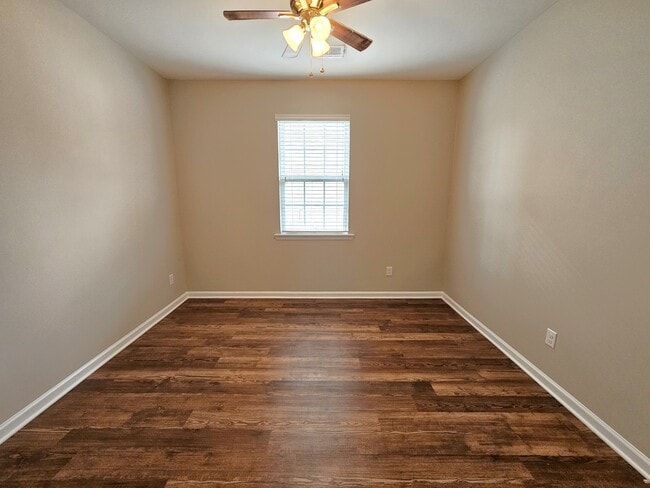 Building Photo - 310 Cabot Hill Ln