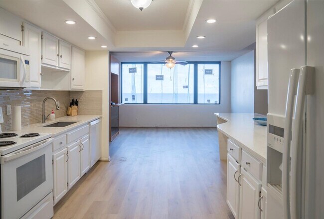 Building Photo - 1800 S Ocean Blvd