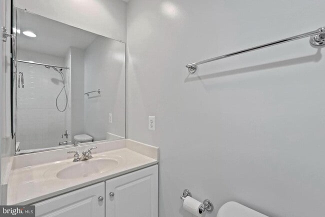 Building Photo - 8878 Ashgrove House Ln