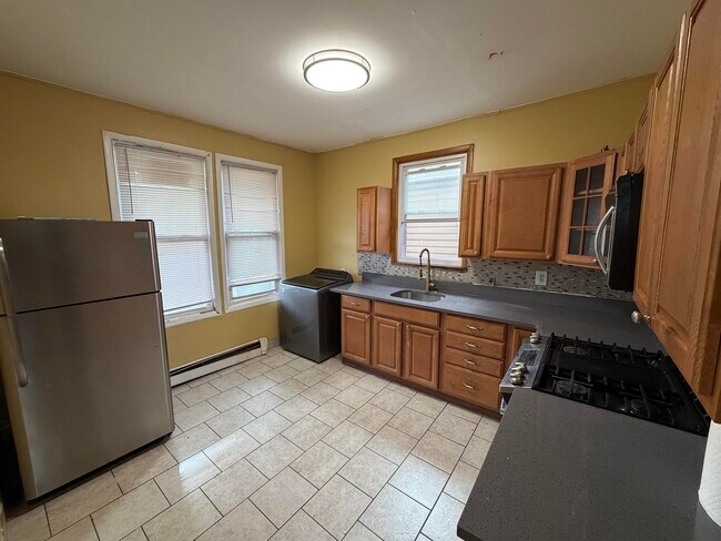 Building Photo - 358 Avenue A