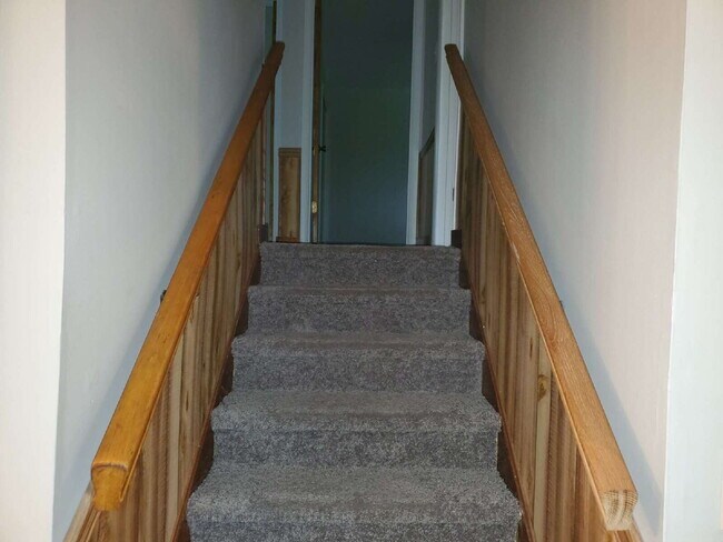 Building Photo - "Spacious 5-Bedroom Retreat with 3 Full Baths in Huntsville – Your Perfect Family Home Awaits!"