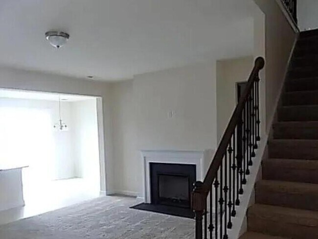 Building Photo - 5633 Garrow Glen Rd