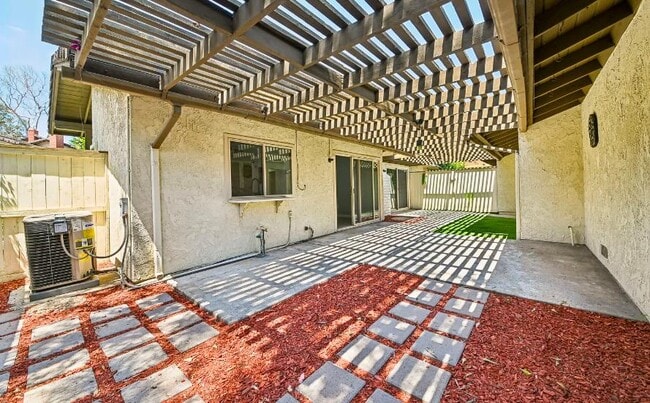 Building Photo - 1722 Aspen Village Way