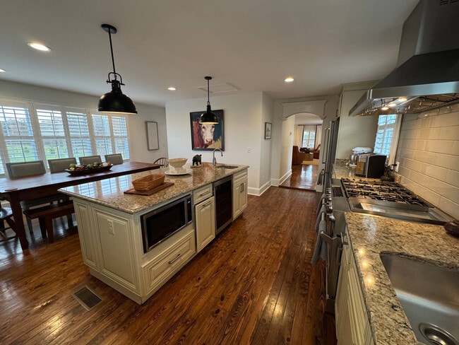 Building Photo - 16615 Spotswood Trail