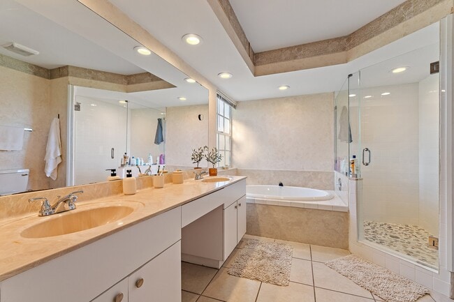 Building Photo - 18213 SE Fairview Cir