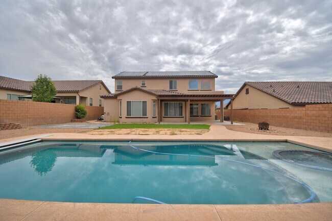 Building Photo - Beautiful Loma Colorado Home.