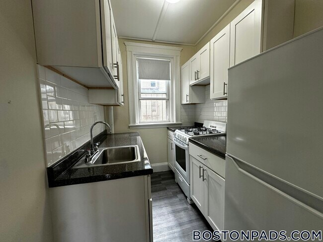 Building Photo - 1175 Boylston St
