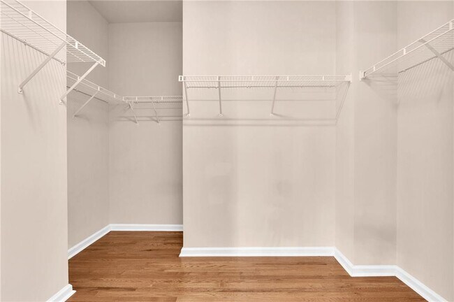 Building Photo - 5015 Hastings Terrace