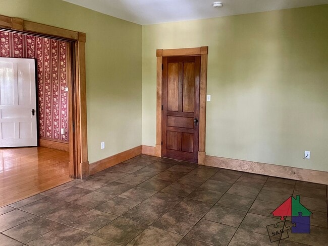 Building Photo - 34 Highland Ave