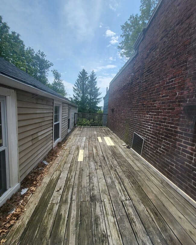 Building Photo - 184 Brunswick Ave