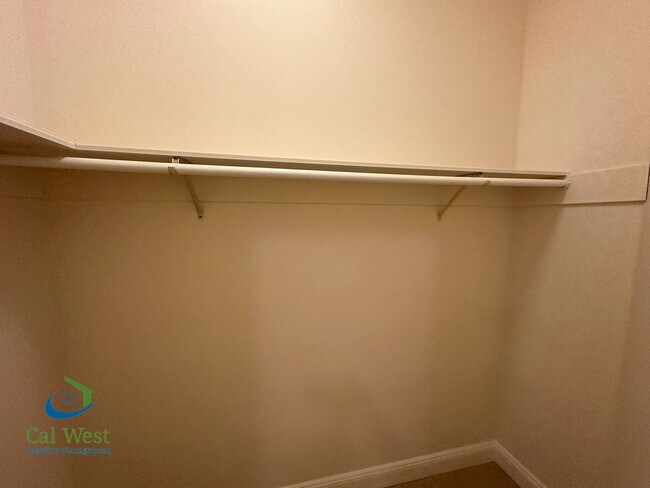 Building Photo - $7995 - Executive 4 bed, 3 full bath, Palo...