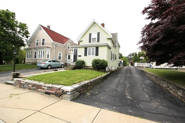 Building Photo - 75 Wachusett St