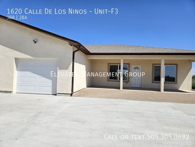 Building Photo - 1620 Calle de los Ninos Ave