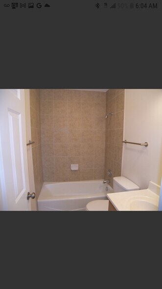 Building Photo - 615 Terry Ct
