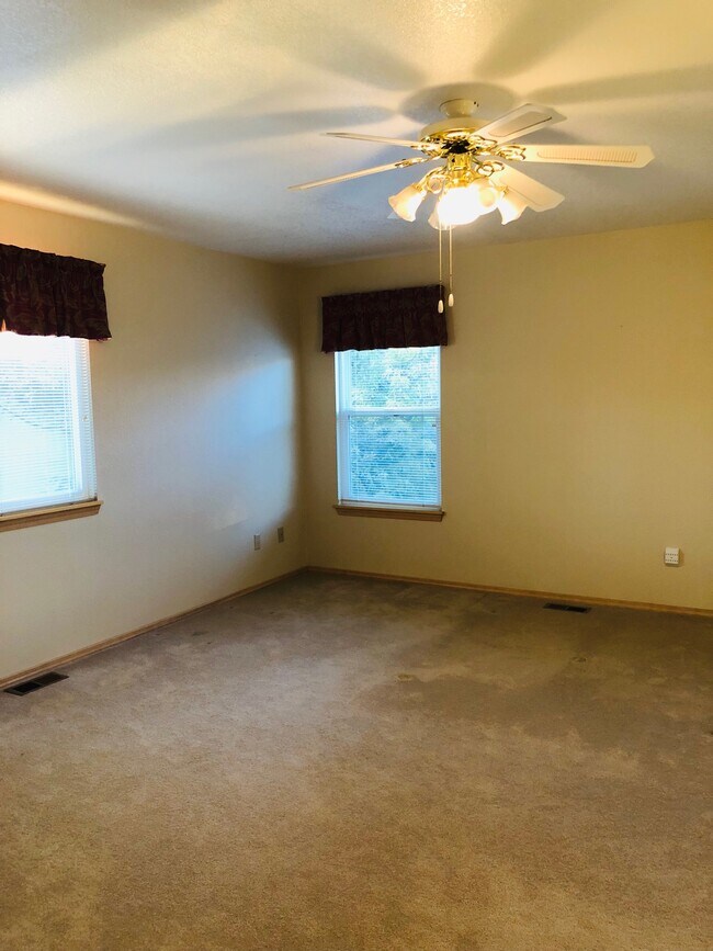 Building Photo - 4774 N Waterfront Way