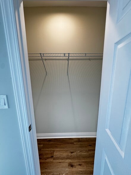 Building Photo - 6807 S Paulina St