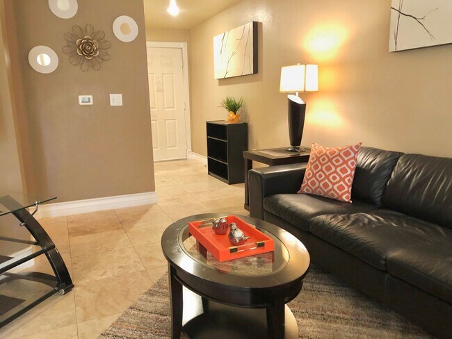 Building Photo - Meridian Luxury Condo. 1 Bd 1 Ba, Utilities & Cable Services NOT included in advertised rental rate!