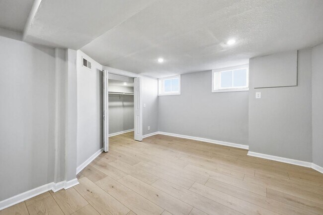 Building Photo - Spacious 4-Bedroom, 1.5-Bath Home with Plenty of Living Space!