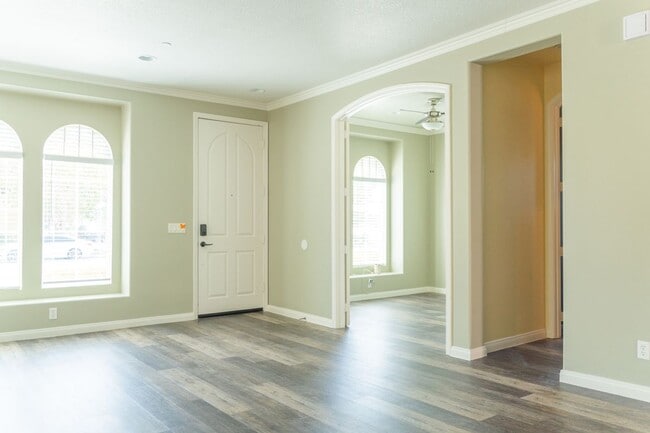 Building Photo - 329 Kiawah River Dr