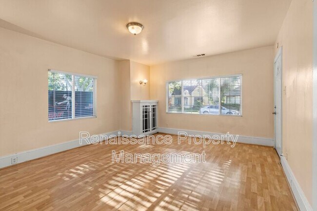 Building Photo - 1026 Windeler Ave