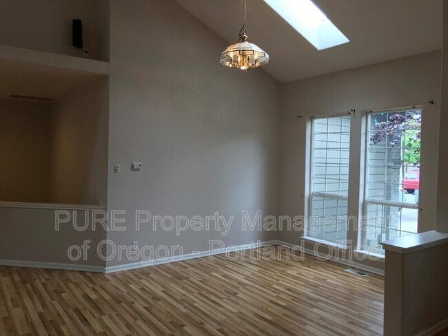 Building Photo - 18031 Chickaree Dr