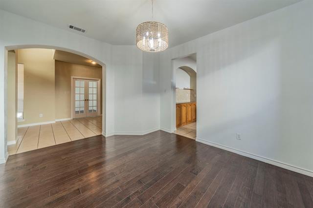 Building Photo - 7042 Hedgebrook