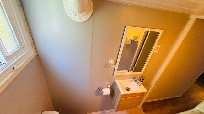 Building Photo - Exceptional 4 bedroom, 1 3/4 bath Two-Stor...